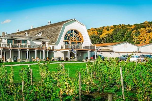 Millbrook Vineyards & Winery