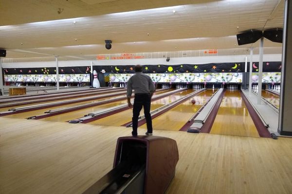 Hoebowl Bowling Center