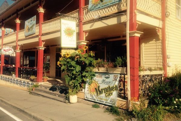 Maggie’s Krooked Cafe & Juice Bar