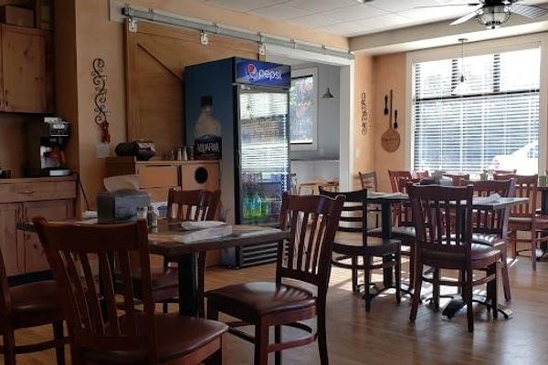 Pomodoro – Pizza, pasta and salad. Dine in, takeout, Or delivery