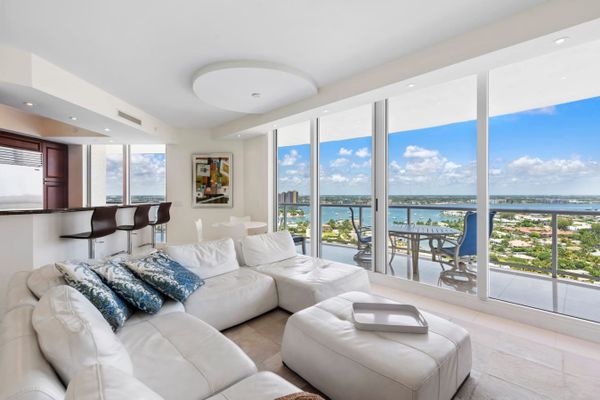 Ritz-Carlton Beach Residence by Guaranteed Rental®