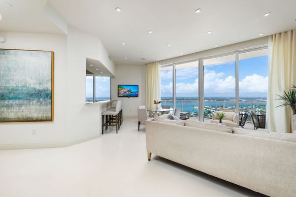 Ritz-Carlton Beach Penthouse by Guaranteed Rental®