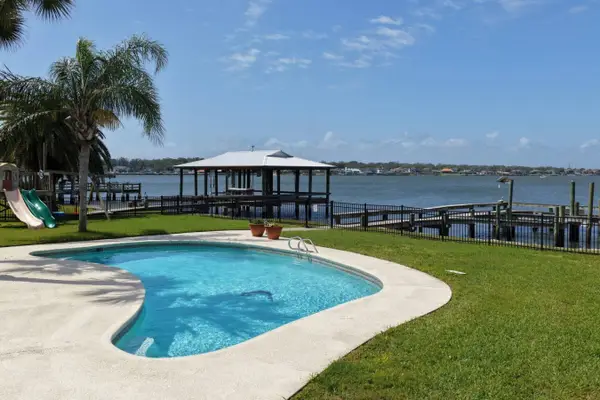 Peaceful Island Retreat – Heated Pool – Sleeps 10