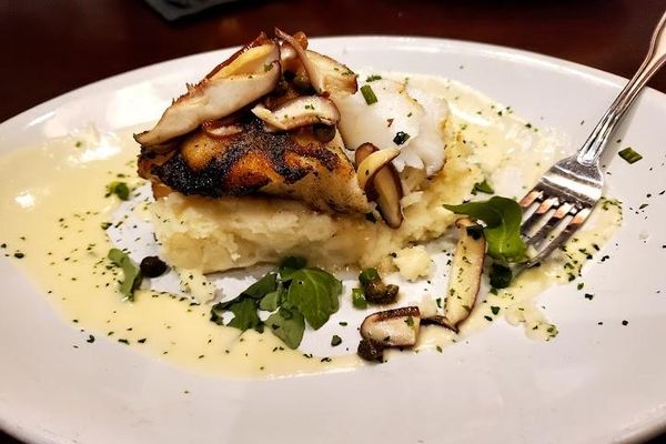 Nona Blue Modern Tavern