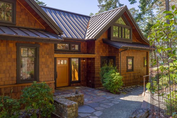 Hook’s Nest-Magnificent Waterfront Luxury Home