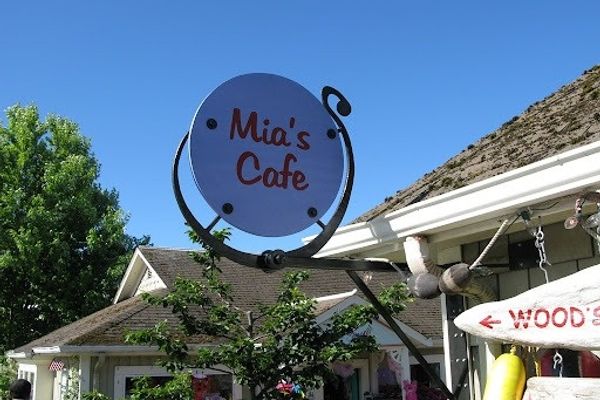 Mia’s