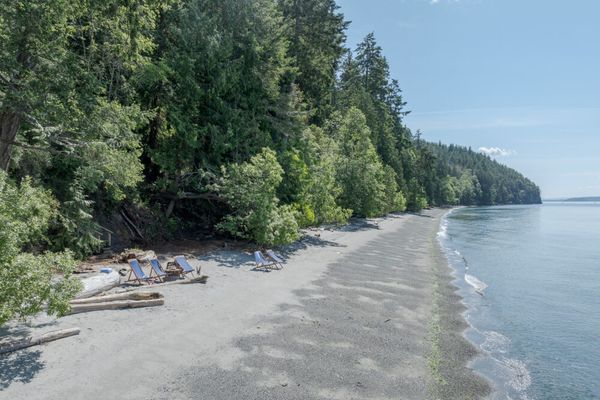 Sandy Beachfront, Hot Tub, Pet-Friendly, Kayaking