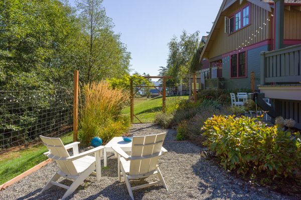 Walk to Town, Beach, Modern, Gourmet Kitchen, EV