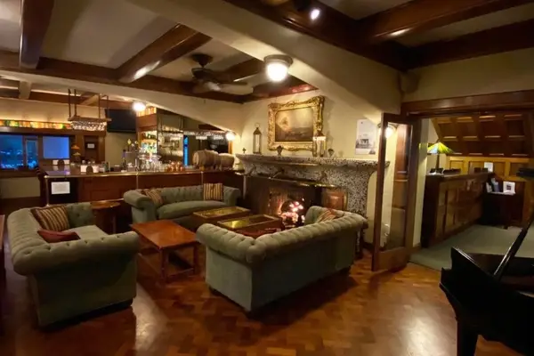The Mansion (Moran Lounge)