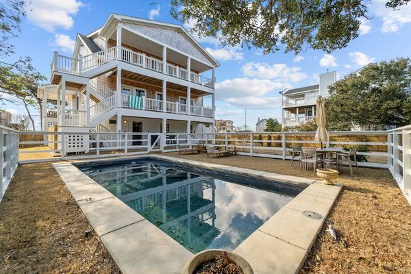 Lux couple retreat + pool + view
