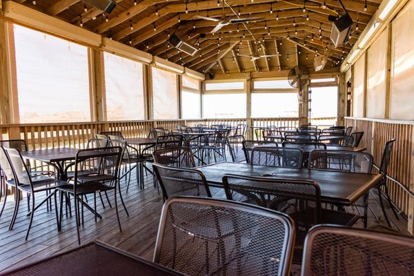 Mulligan’s grille in historic cottage row