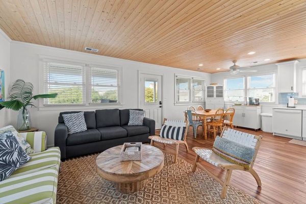 Buzzin’ to the Beach