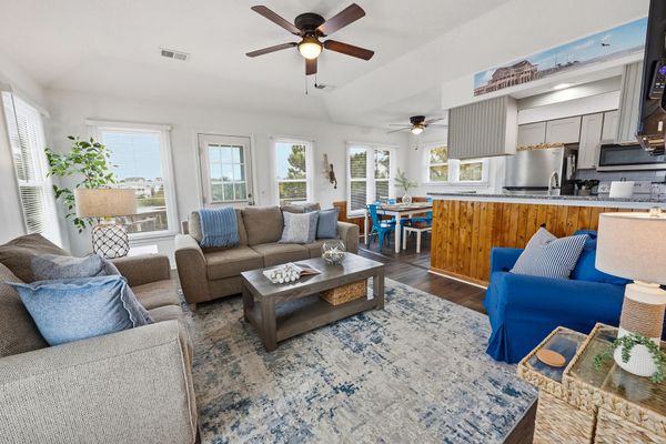 5 gulls + hot tub + fairway views