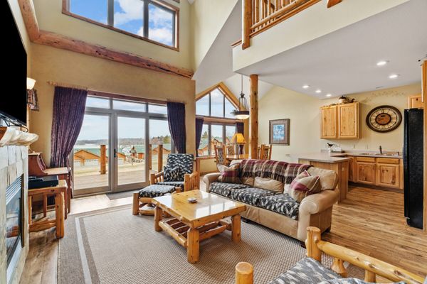 Lakefront-Sleep 10-Big Sandy-Luxury-Ms Pac Man