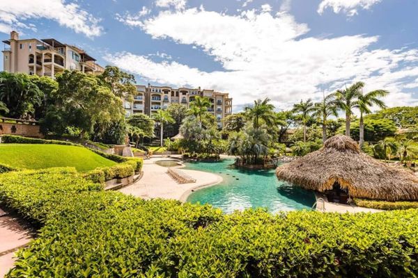 Oceanview Escape  Large Pool and 24/7 Security!