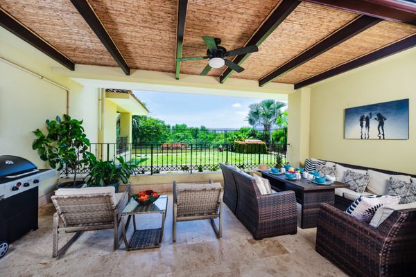 Beachfront Condo | Great for Families | Pool & BBQ