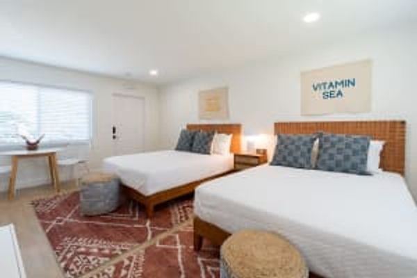 THE JUNI – Studio Steps to Beach, Downtown Cocoa