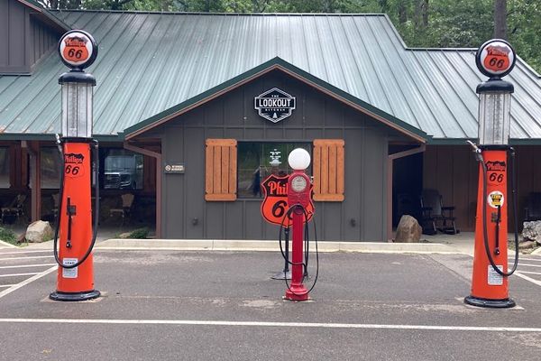 Beavers Bend Lookout Kitchen