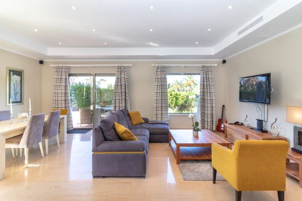 Villa nº 21 – Luxury modern, spacious villa with private pool