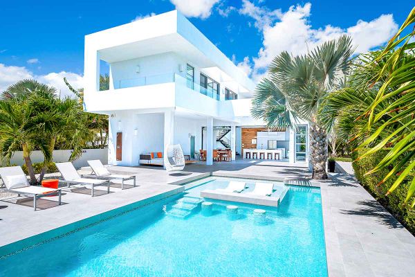 villa with pool in Turks and Caicos