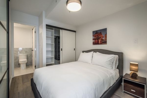 Halifax - The Roy 1B (1102)