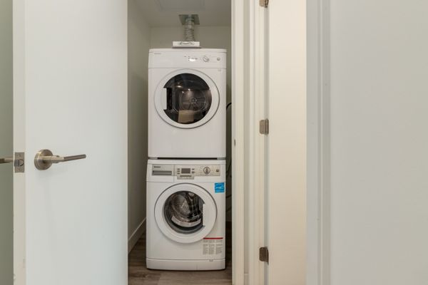 Halifax - The Roy 1B (1102)