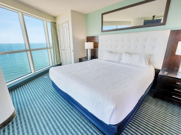 Beautiful Bedroom with Amazing Views ☀️