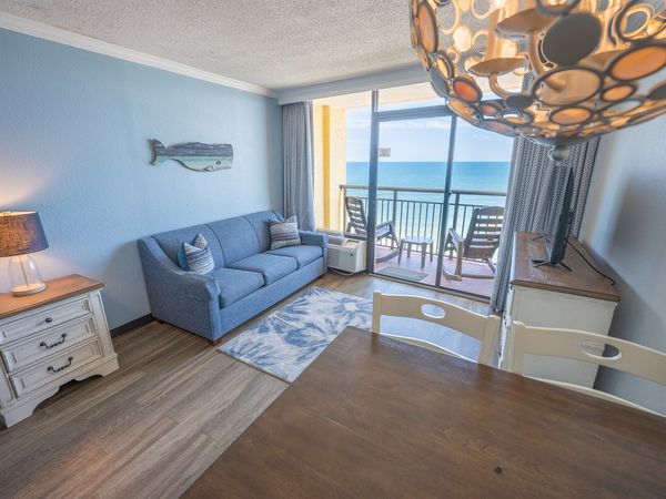 Direct Oceanfront, Beautifully Decorated