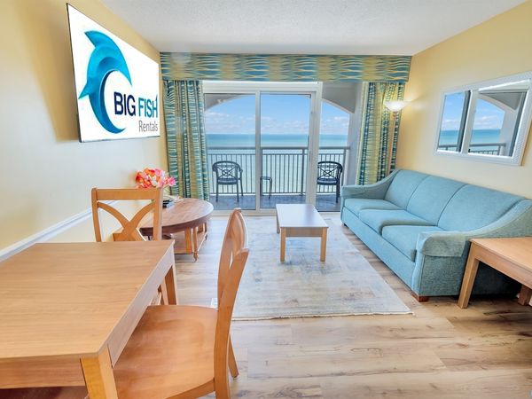 Amazing Living Room with Views of the Ocean ☀️