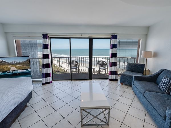 Amazing Living Room with Views of the Ocean ☀️