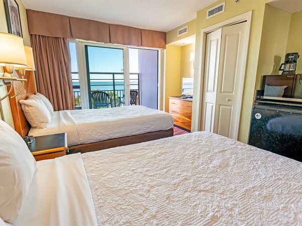 Room with Stunning Views☀️