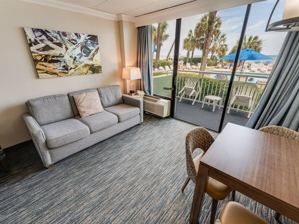Direct Oceanfront, Beautifully Decorated