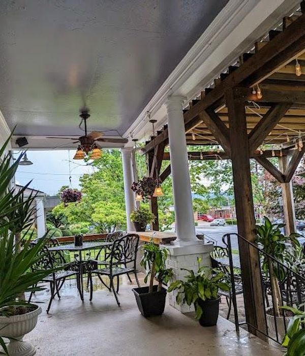 4cjgq2d0t7ianiur5zpw 1