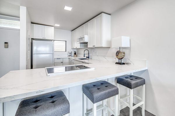 Chat With The Cook At The Chic Quartz Breakfast Bar