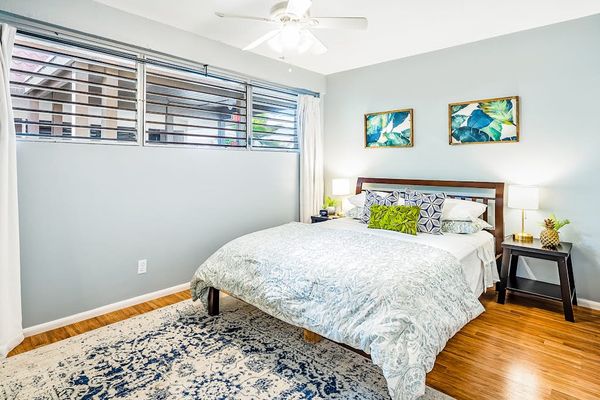 Sleep Soundly in a Comfortable Queen Bedroom