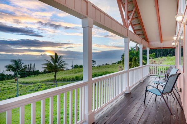 Scenic Lanai With Sweeping Island Views