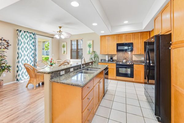 Fully stocked kitchen so that you can whip up a great breakfast before you get going for your day of activities.