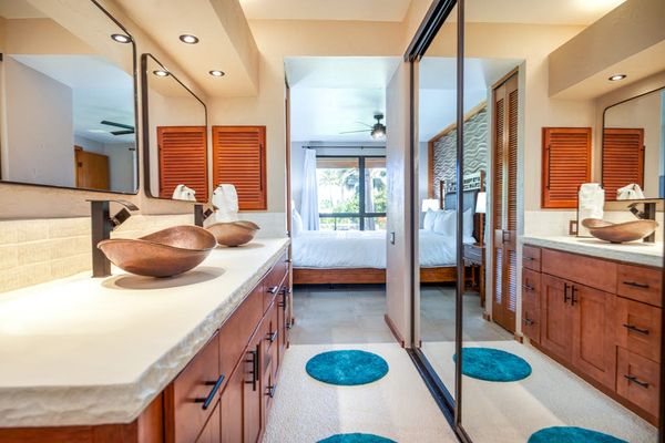Spa-Inspired Vanity With Elegant Finishes