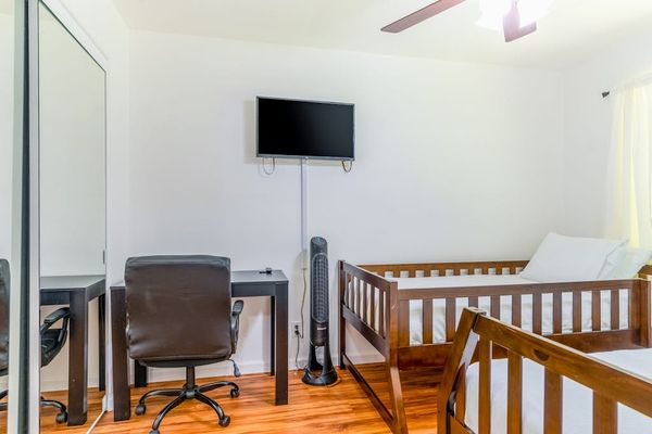 Flexible Bedroom For Work And Rest