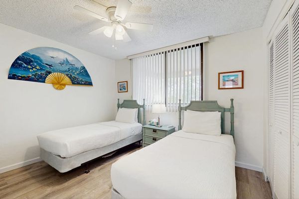 Comfortable Twin Bedroom Retreat