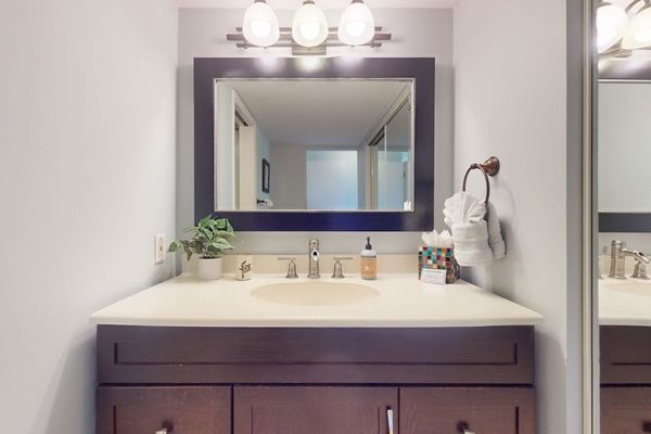 Fresh Modern Vanity For Easy Mornings
