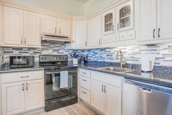 Modern Kitchen With Coastal Elegance