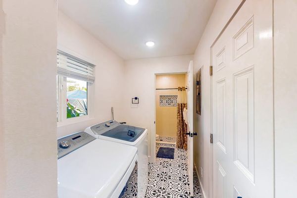 In-home washer and dryer let you pack light and enjoy the convenience of doing laundry during your stay.
