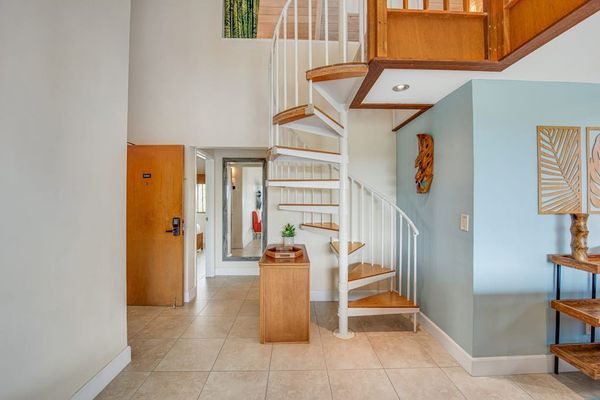 Open Entryway With Loft Access