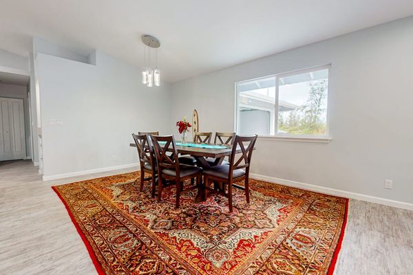 Large dining room table for hearty breakfasts or quick snacks with ease and then break out the board games.