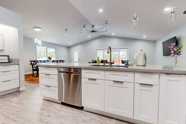 A well-appointed kitchen boasts modern appliances,  create hearty breakfasts or quick snacks with ease.