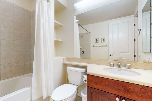 Fresh Full Bathroom Oasis
