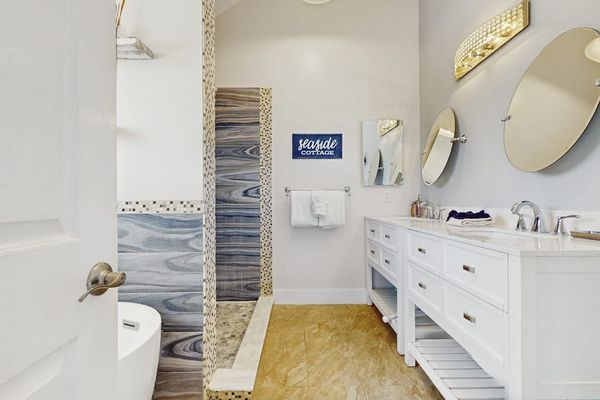 Master bathroom with double sinks, garden tub and spa like shower.