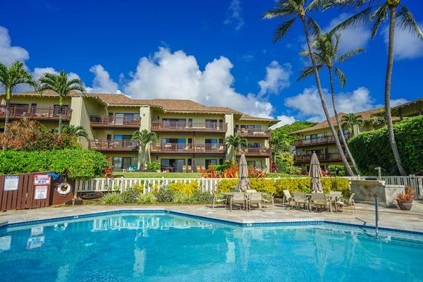 Resort Style Pool Paradise