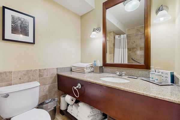 Elegant Full Bathroom With Spacious Vanity